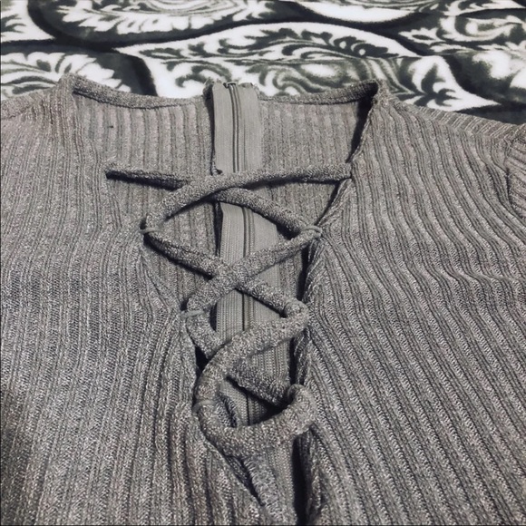 Gray ribbed lattice neck top size small - Picture 4 of 6